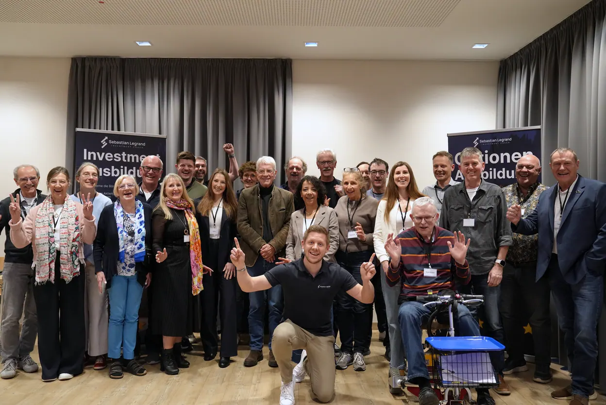Gruppenfoto aller Teilnehmer beim Kundenevent im März 2026