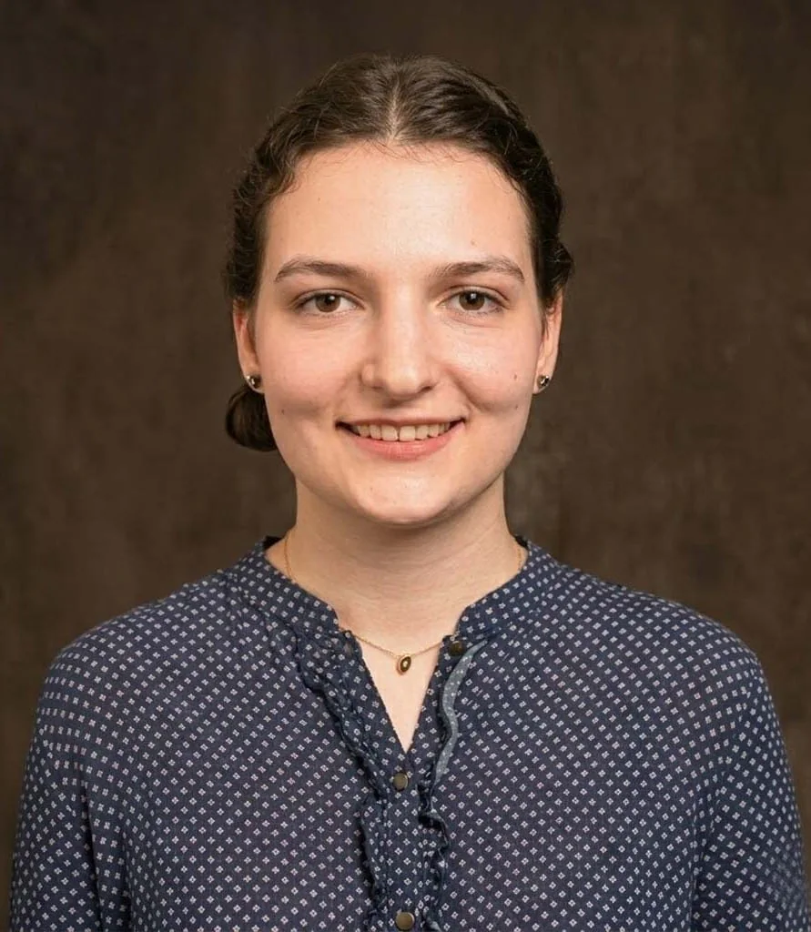 Alina Jüngling, Analystin